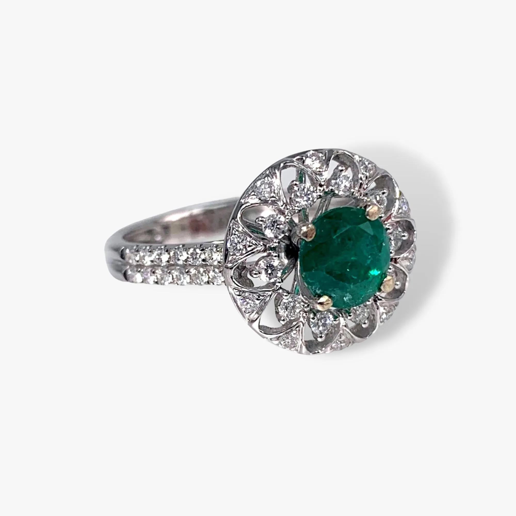 18k White Gold Round Emerald Diamond Floral Cocktail Ring