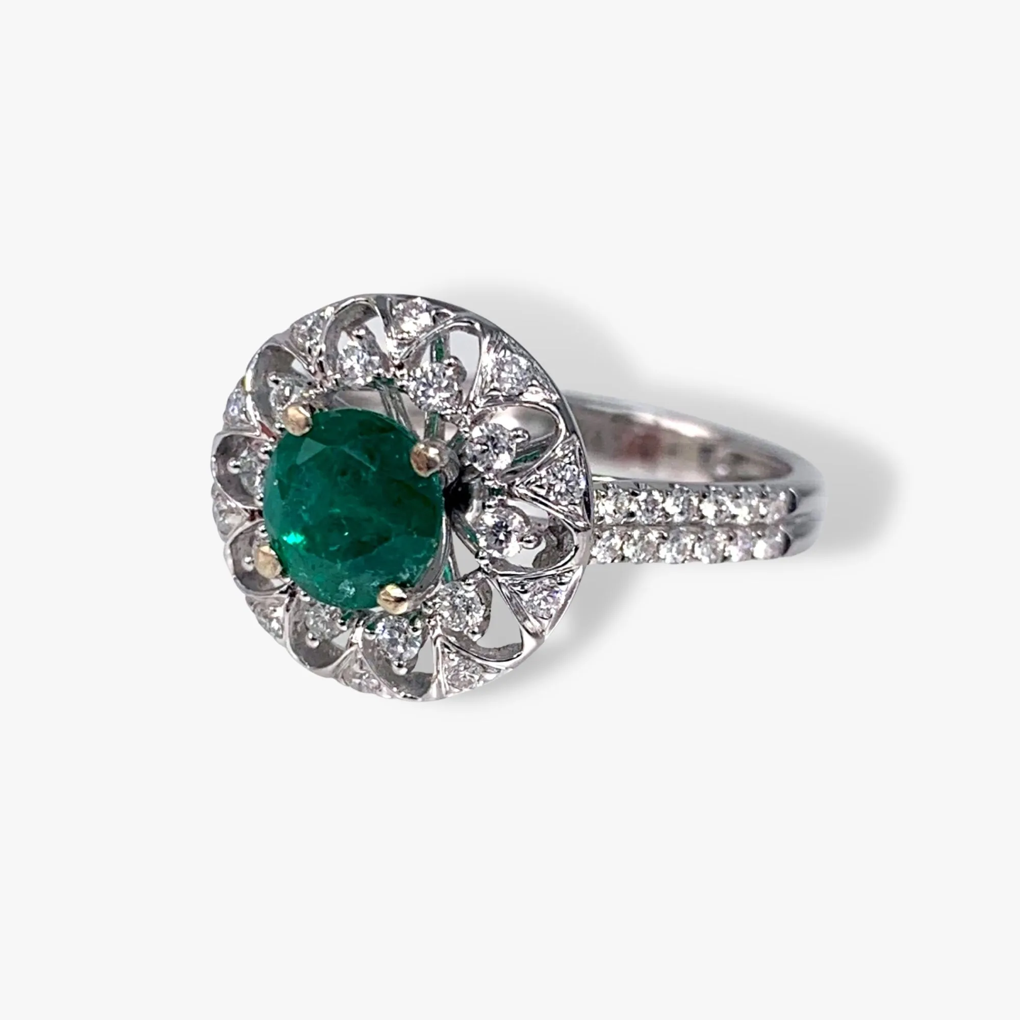 18k White Gold Round Emerald Diamond Floral Cocktail Ring