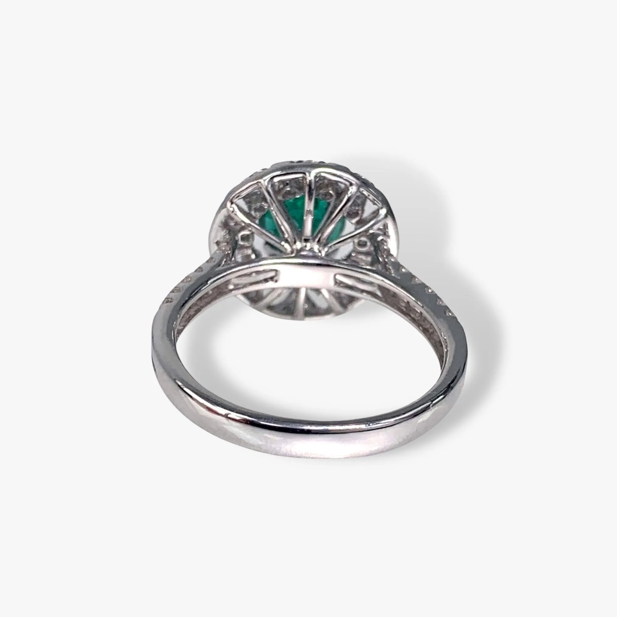 18k White Gold Round Emerald Diamond Floral Cocktail Ring