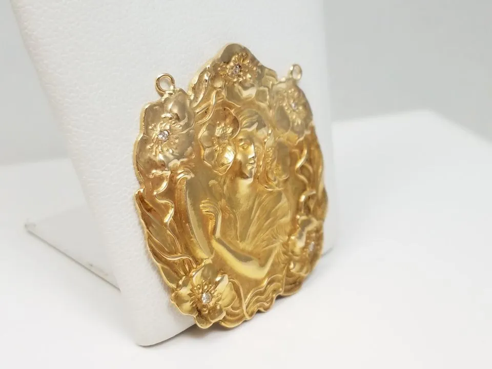 Art Nouveau 14k Yellow Gold Woman Pendant