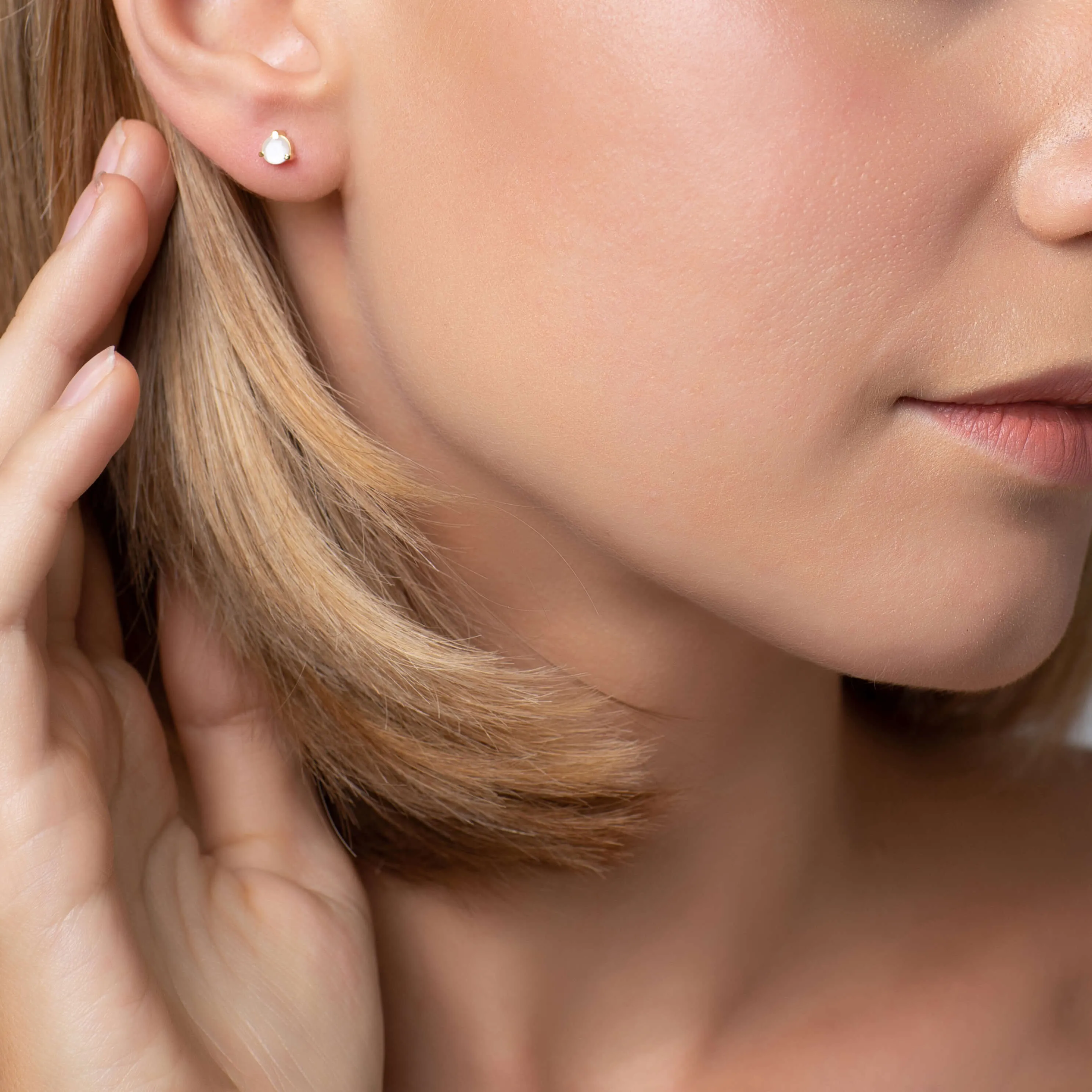 Comino Gold Moonstone Stud Earrings