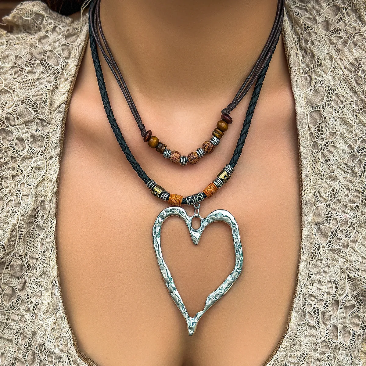 New Chinese Turquoise Beaded Necklace with Butterfly Pendant