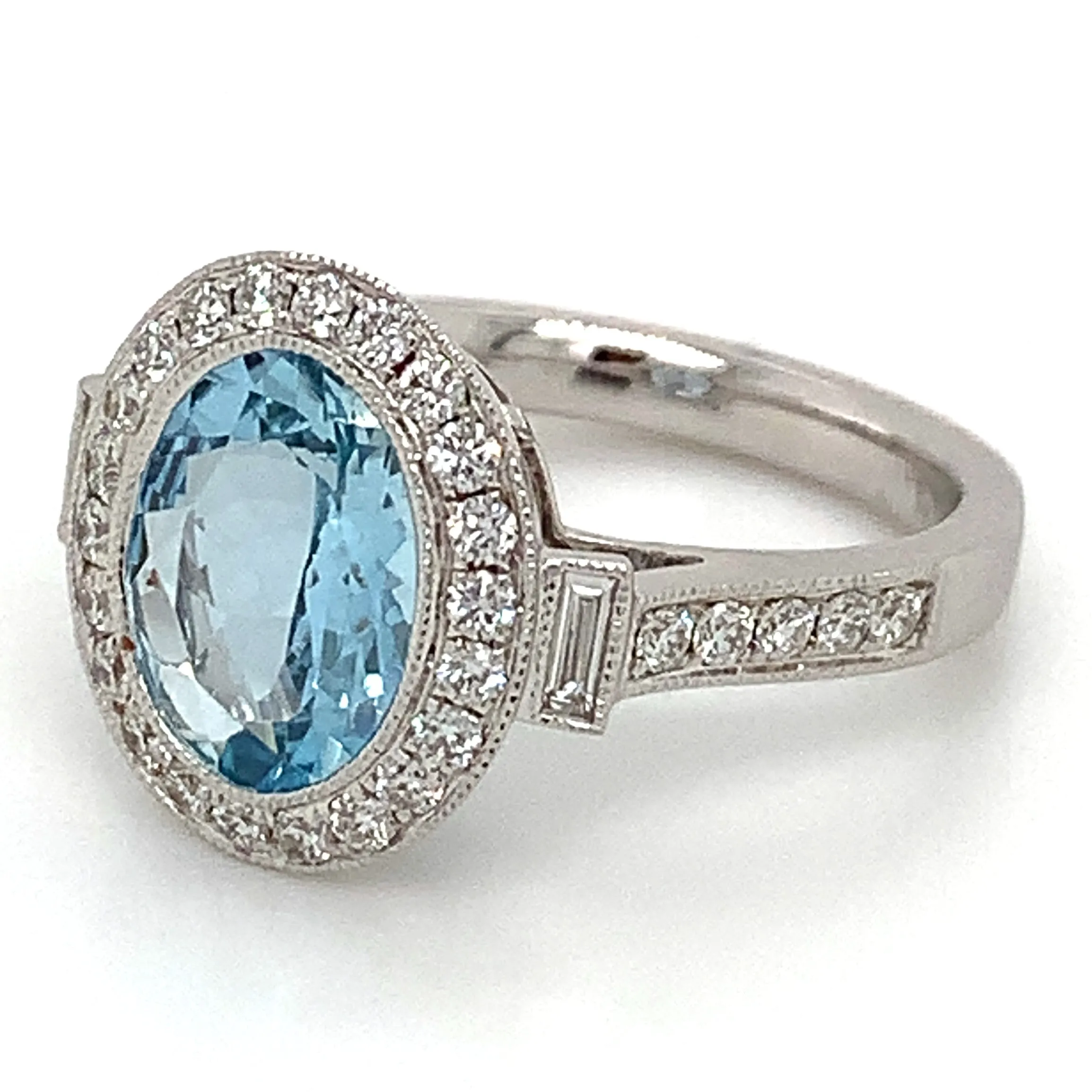 Oval-cut 1.84ct Aquamarine & Diamond Cocktail Ring