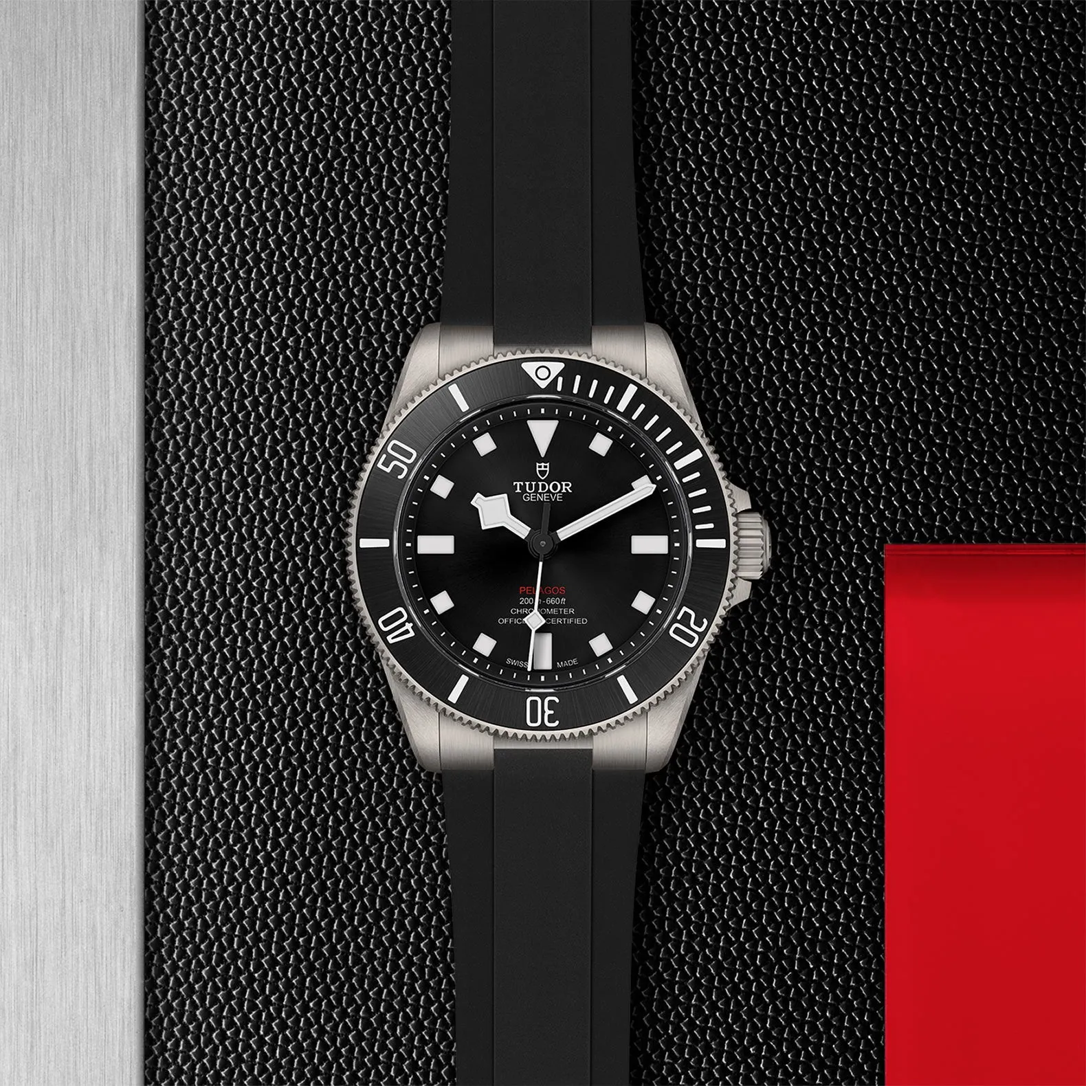 Pelagos 39 Unidirectional rotating bezel, Titanium bracelet