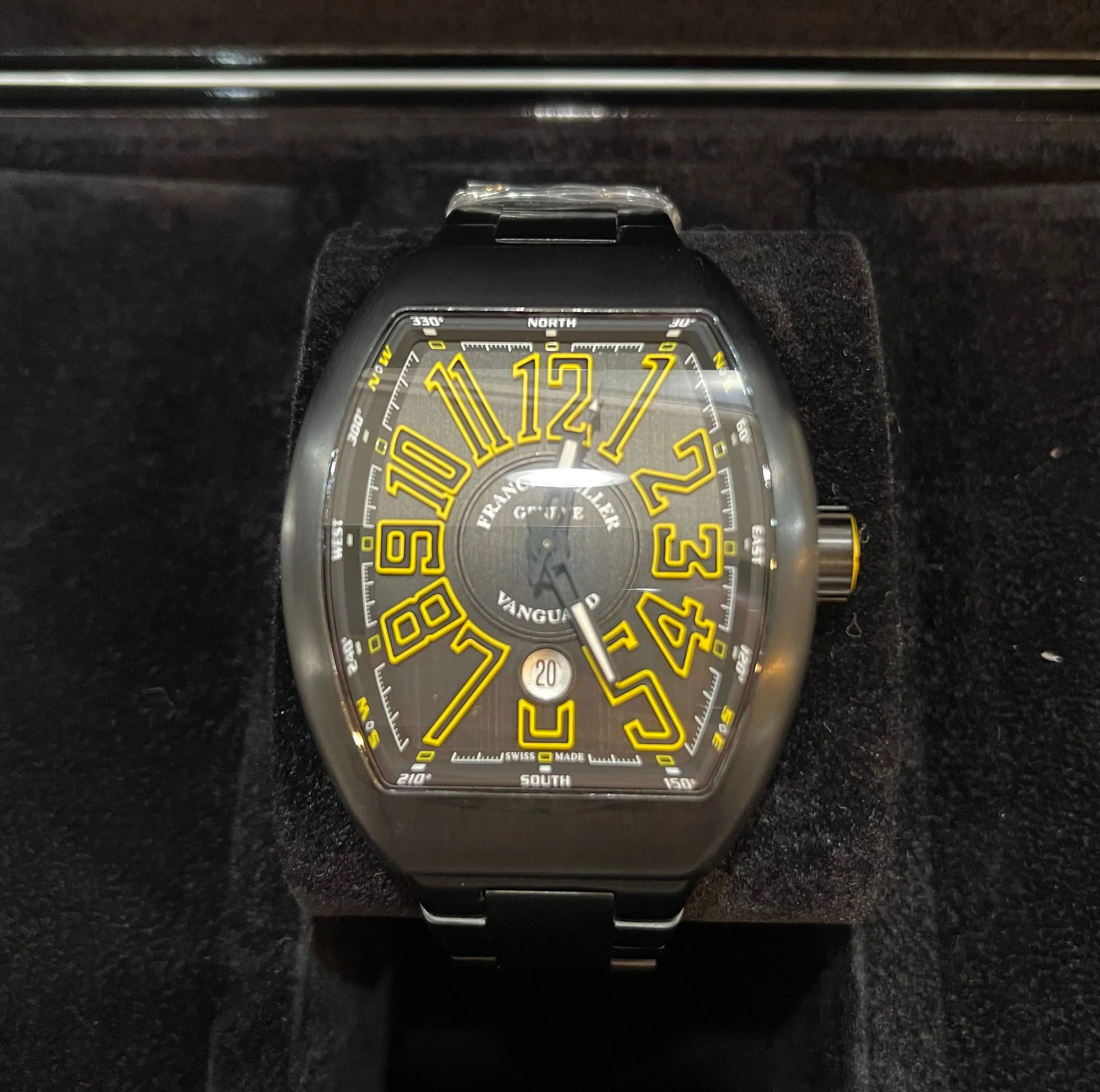 Vanguard V45 Titanium Black/Yellow