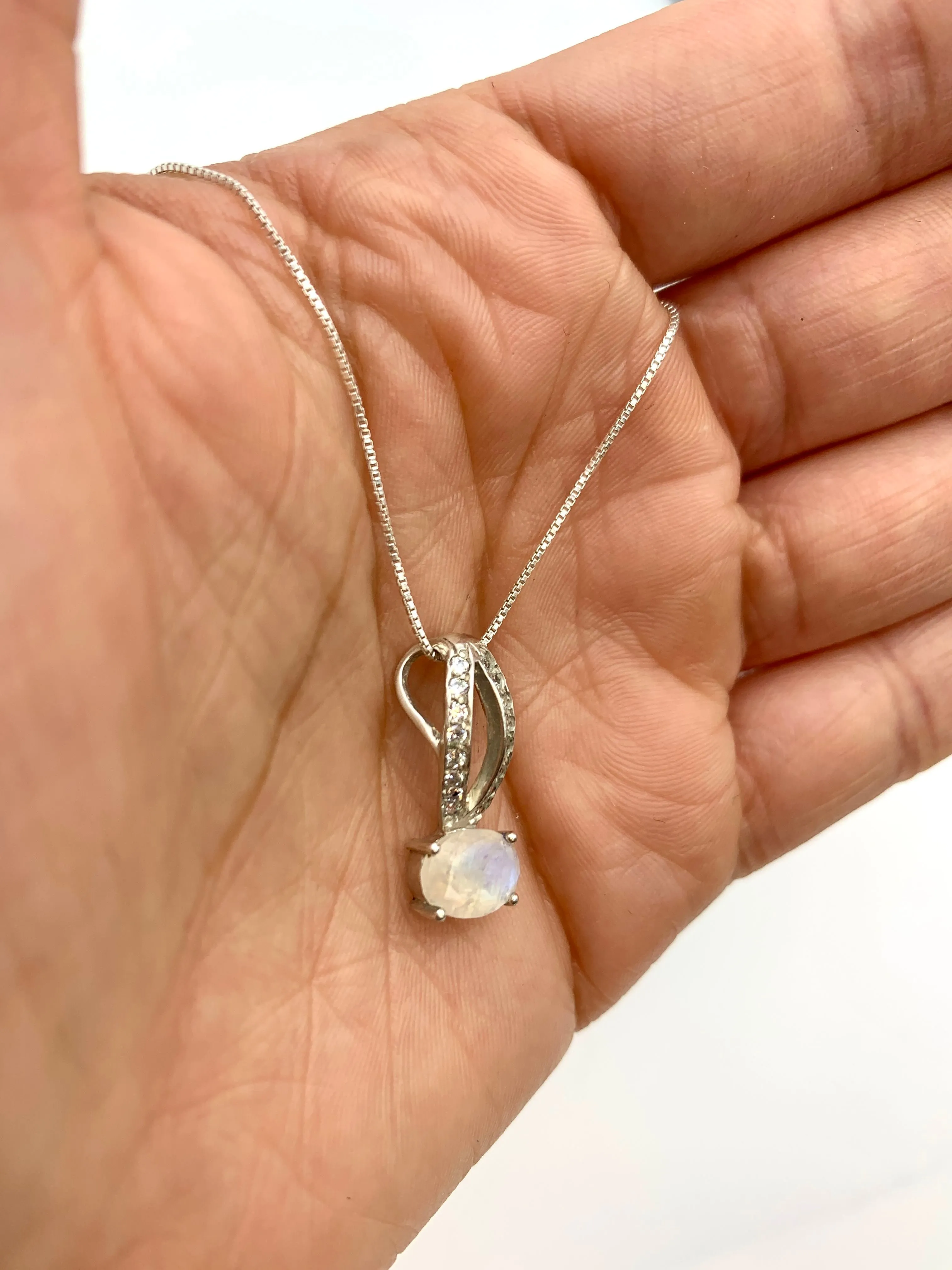 Vintage Moonstone Necklace - Silver Rainbow Necklace - Oval Moonstone Pendant