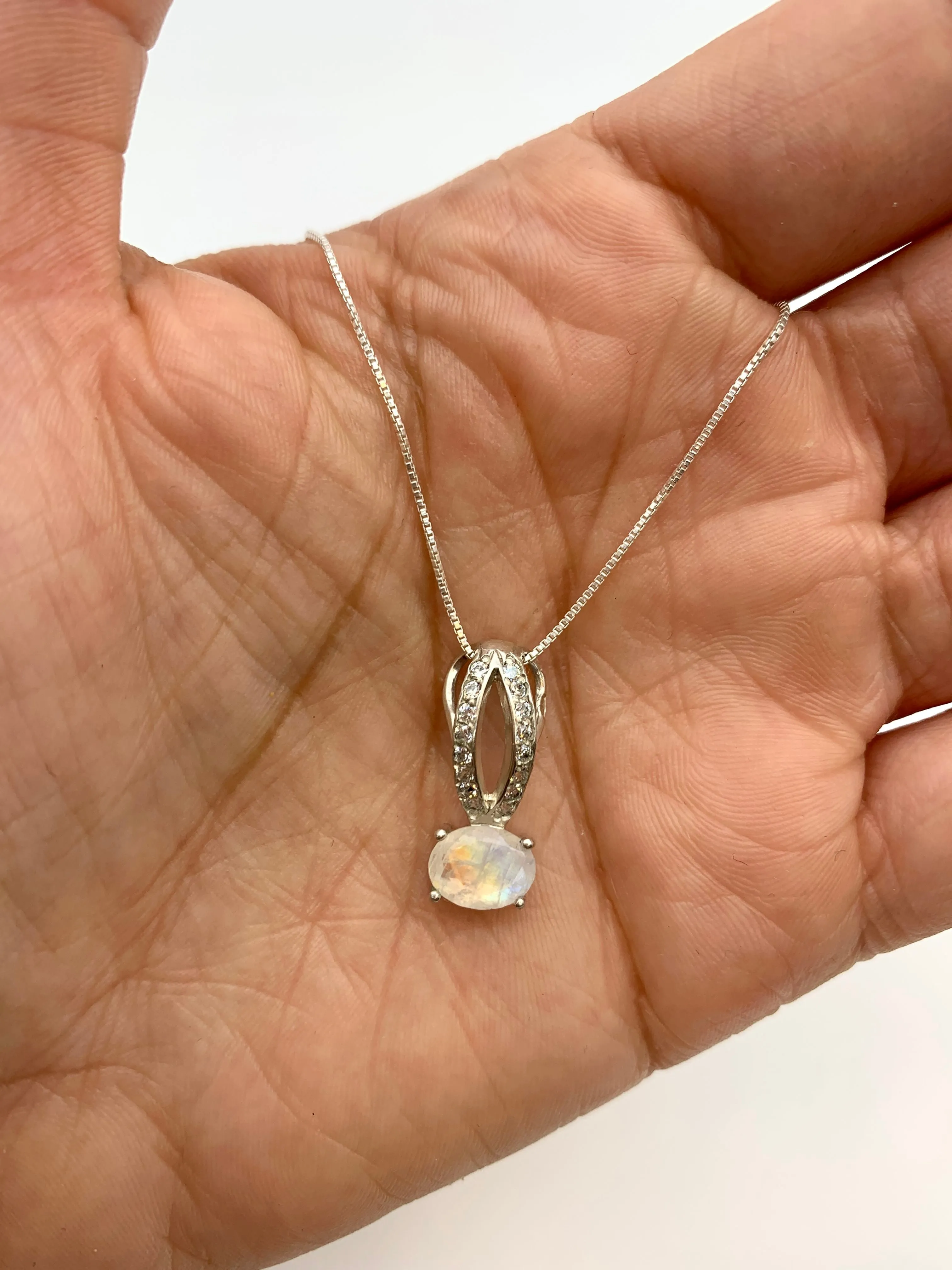 Vintage Moonstone Necklace - Silver Rainbow Necklace - Oval Moonstone Pendant