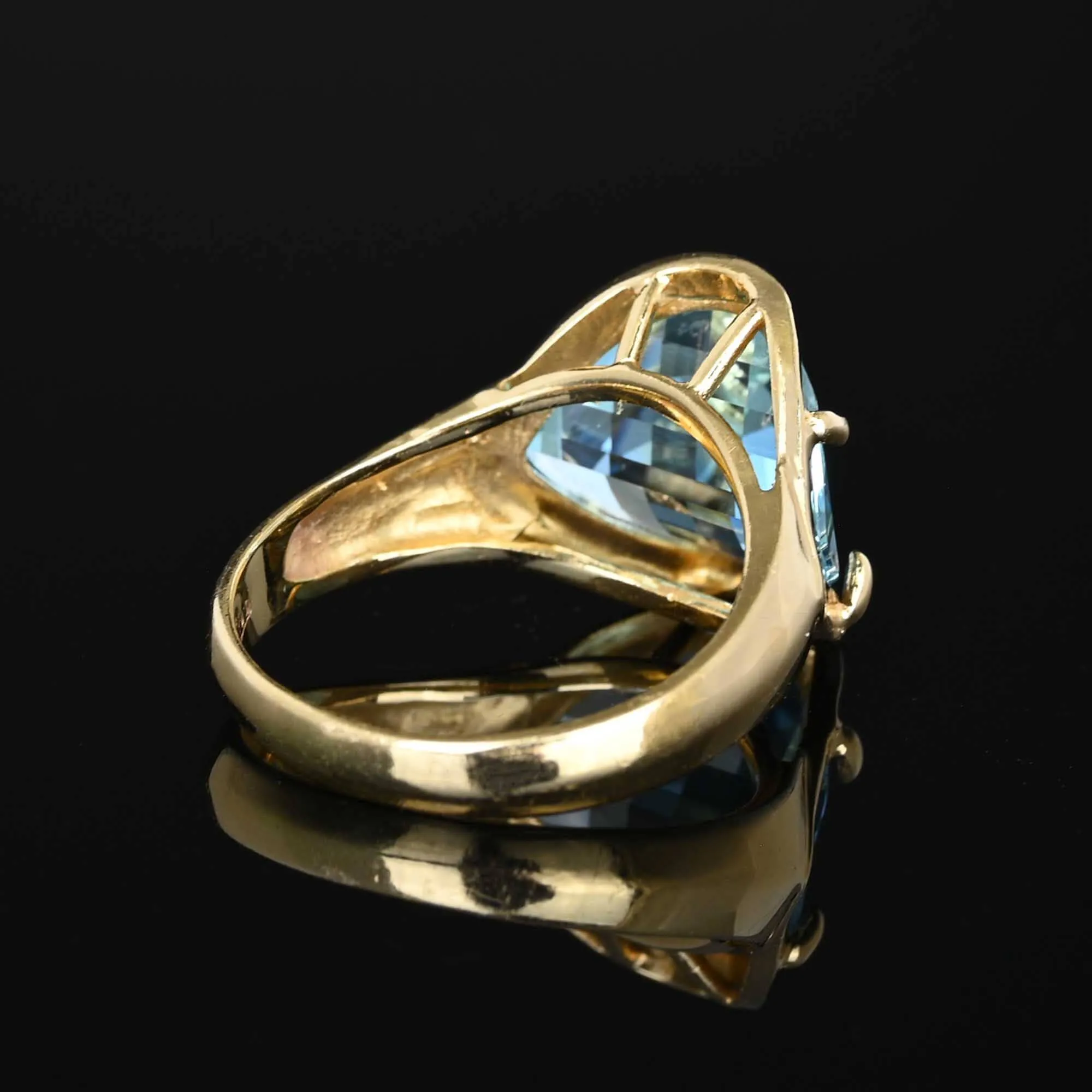 Vintage Specialty Cut Checkerboard Blue Topaz Ring in 14K Gold