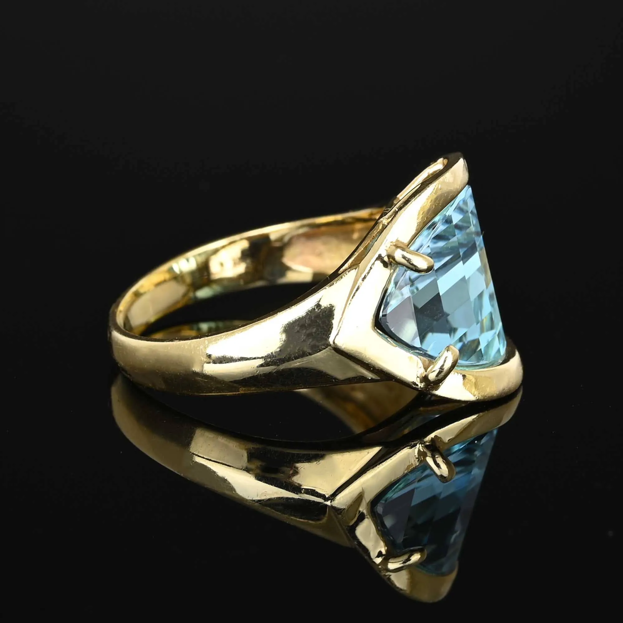 Vintage Specialty Cut Checkerboard Blue Topaz Ring in 14K Gold