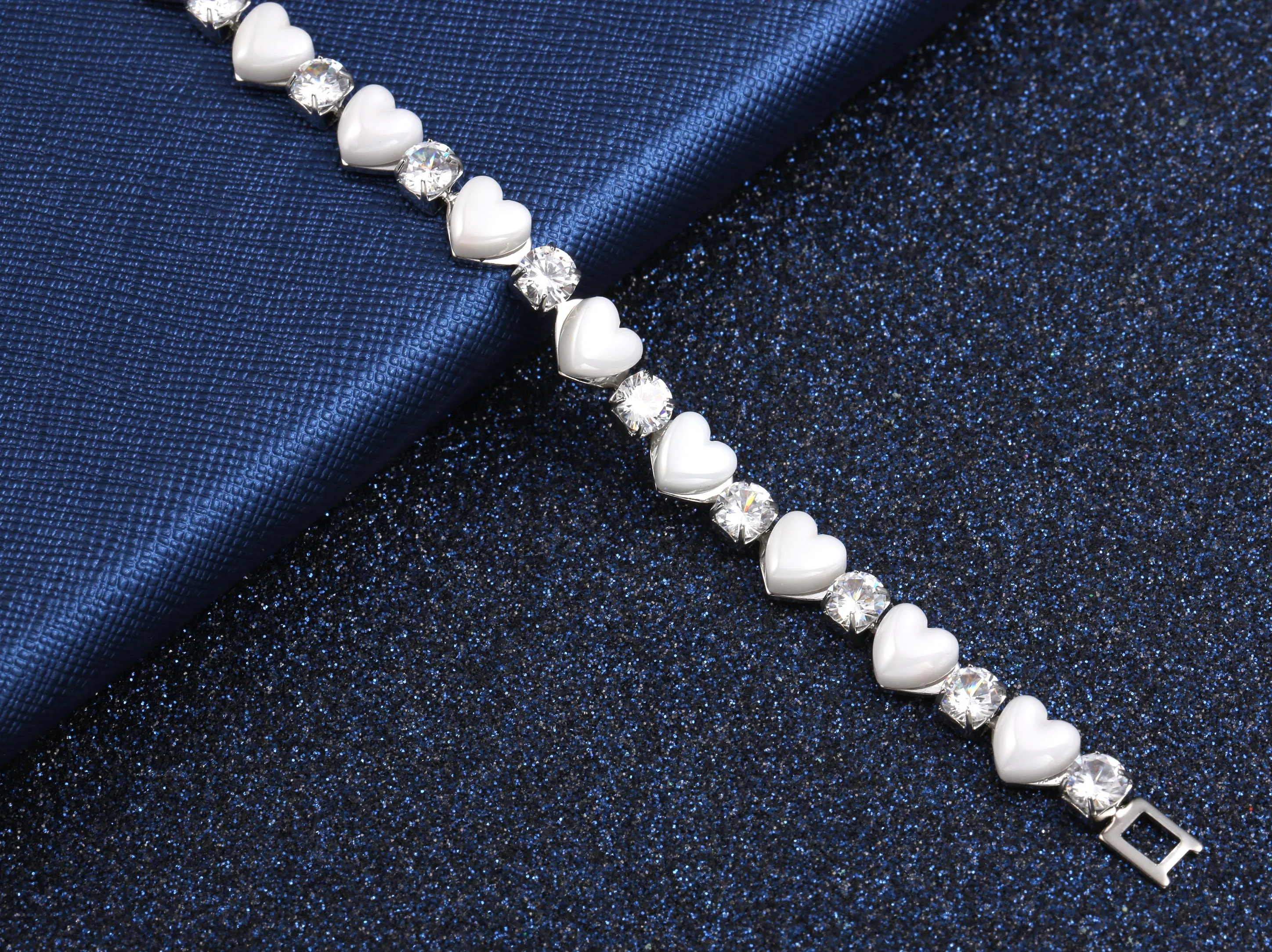 Women's Fashion Blinking Heart Bracelet