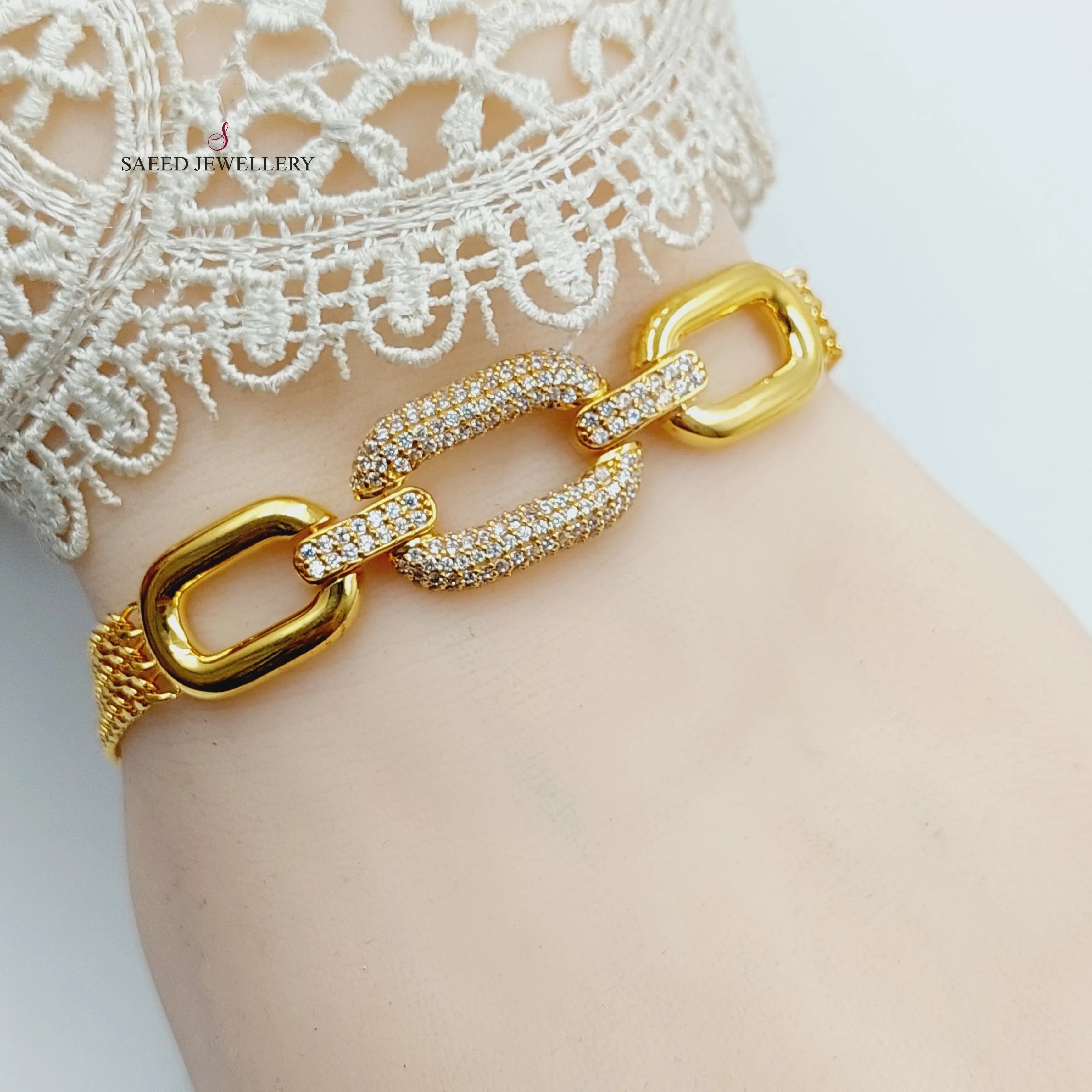 Zircon Studded   Belt Bracelet