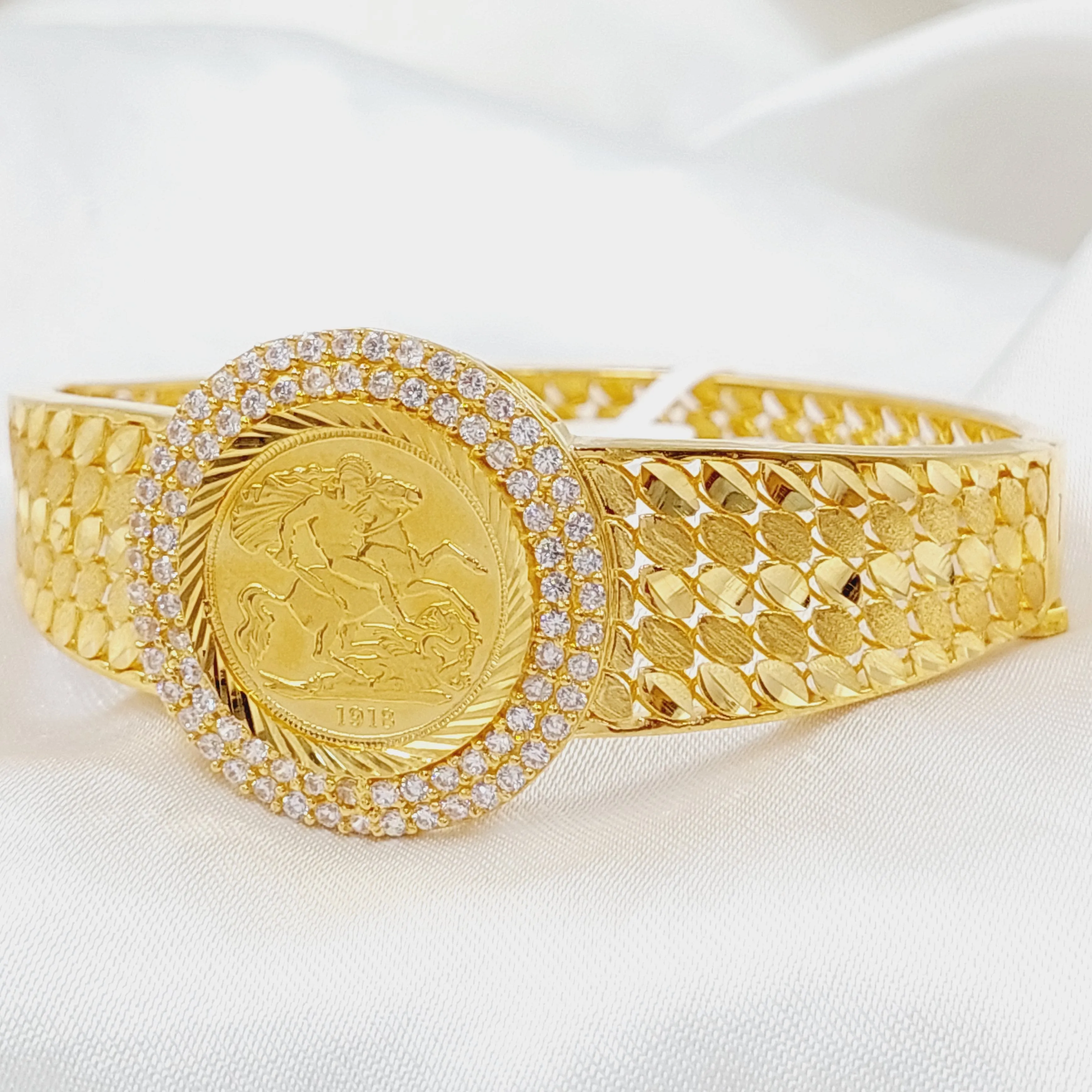 Zircon Studded English Lira Bangle Bracelet