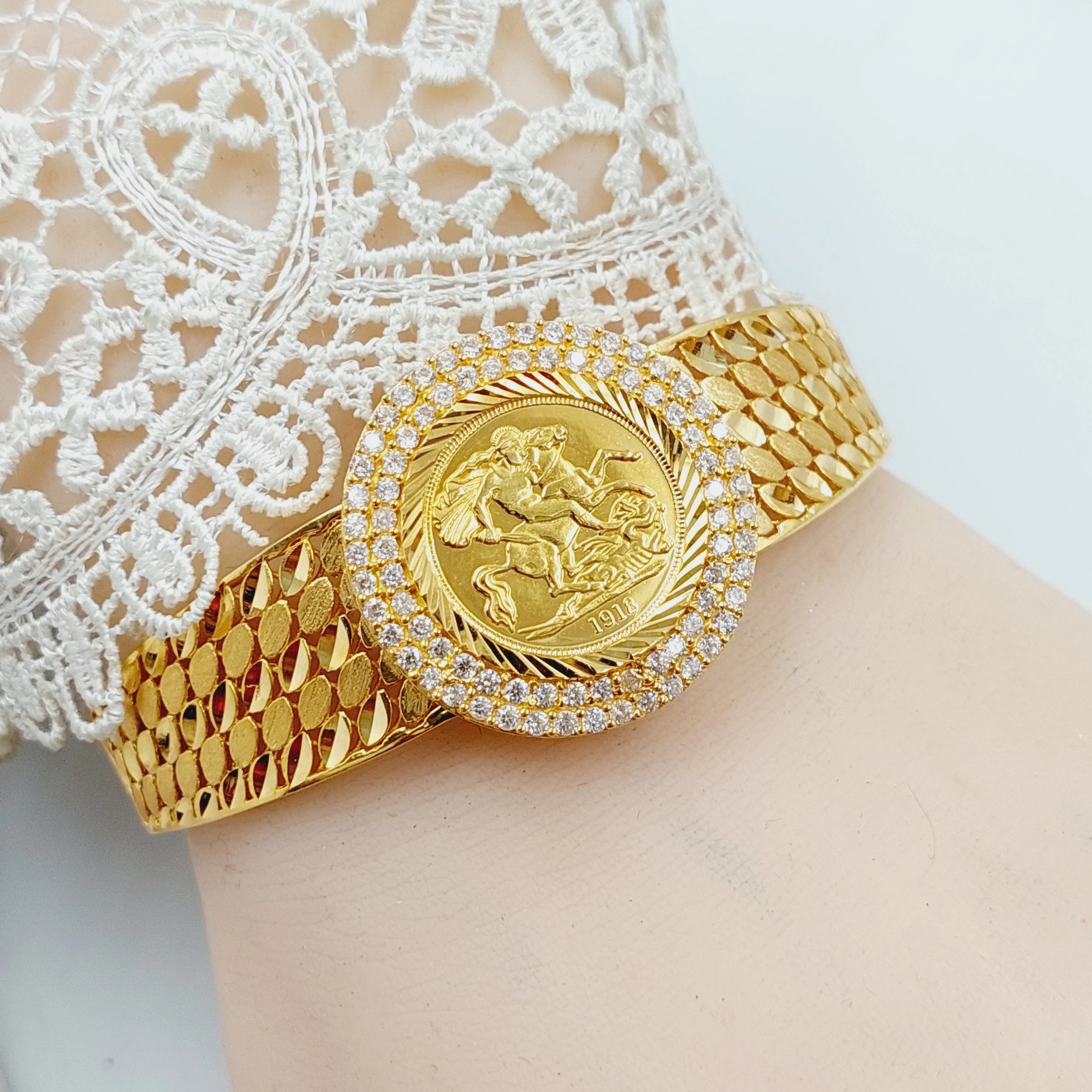 Zircon Studded English Lira Bangle Bracelet