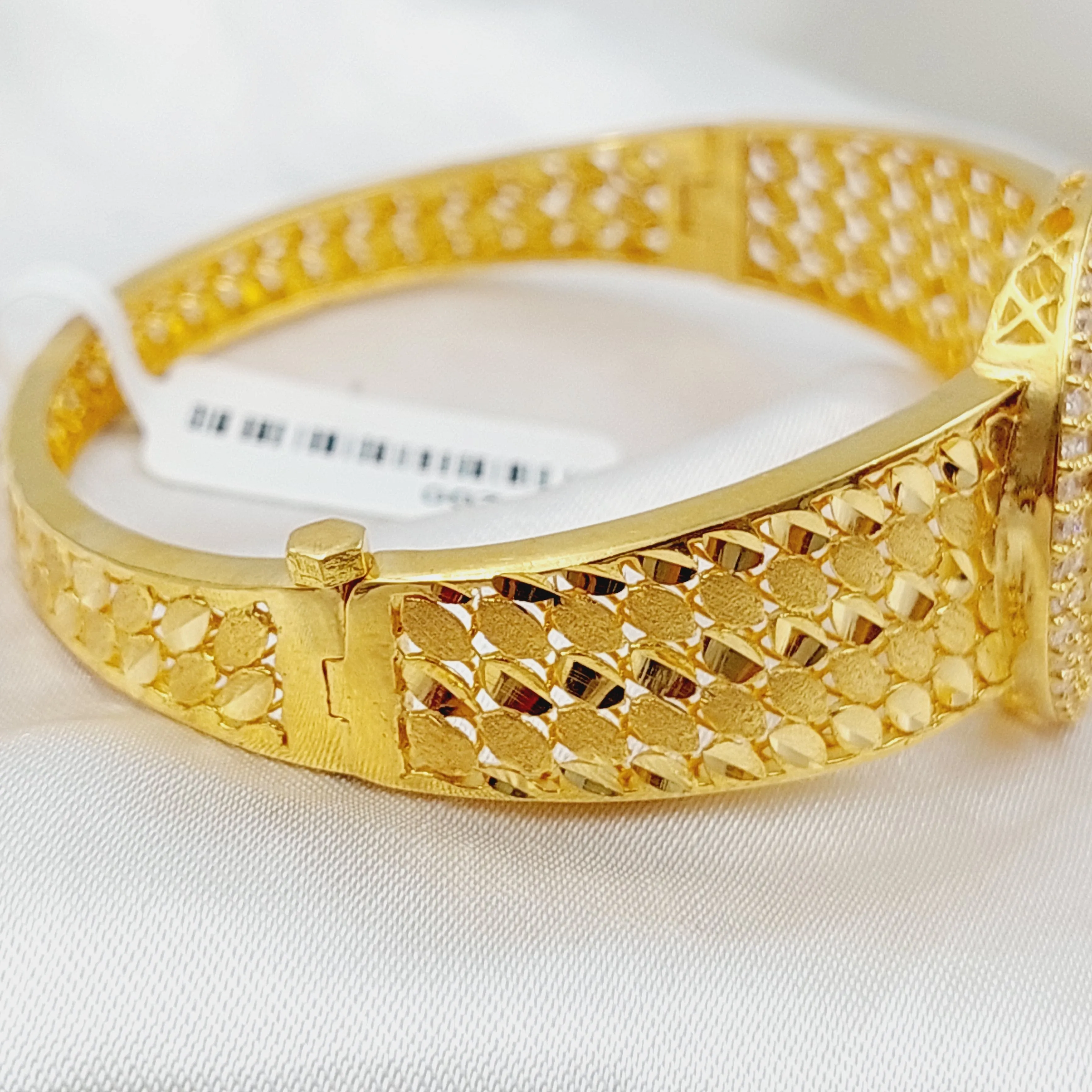 Zircon Studded English Lira Bangle Bracelet