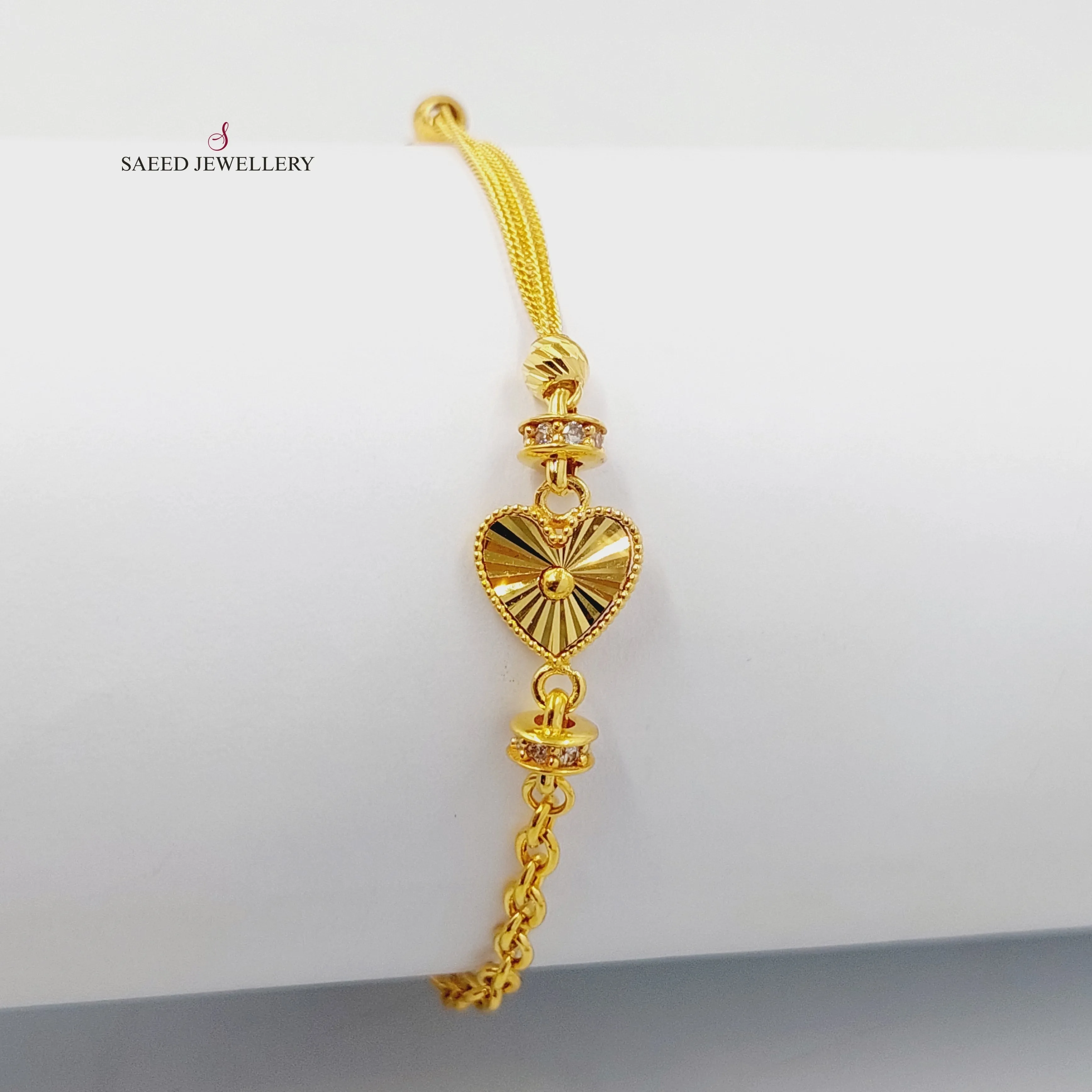 Zircon Studded Heart Bracelet