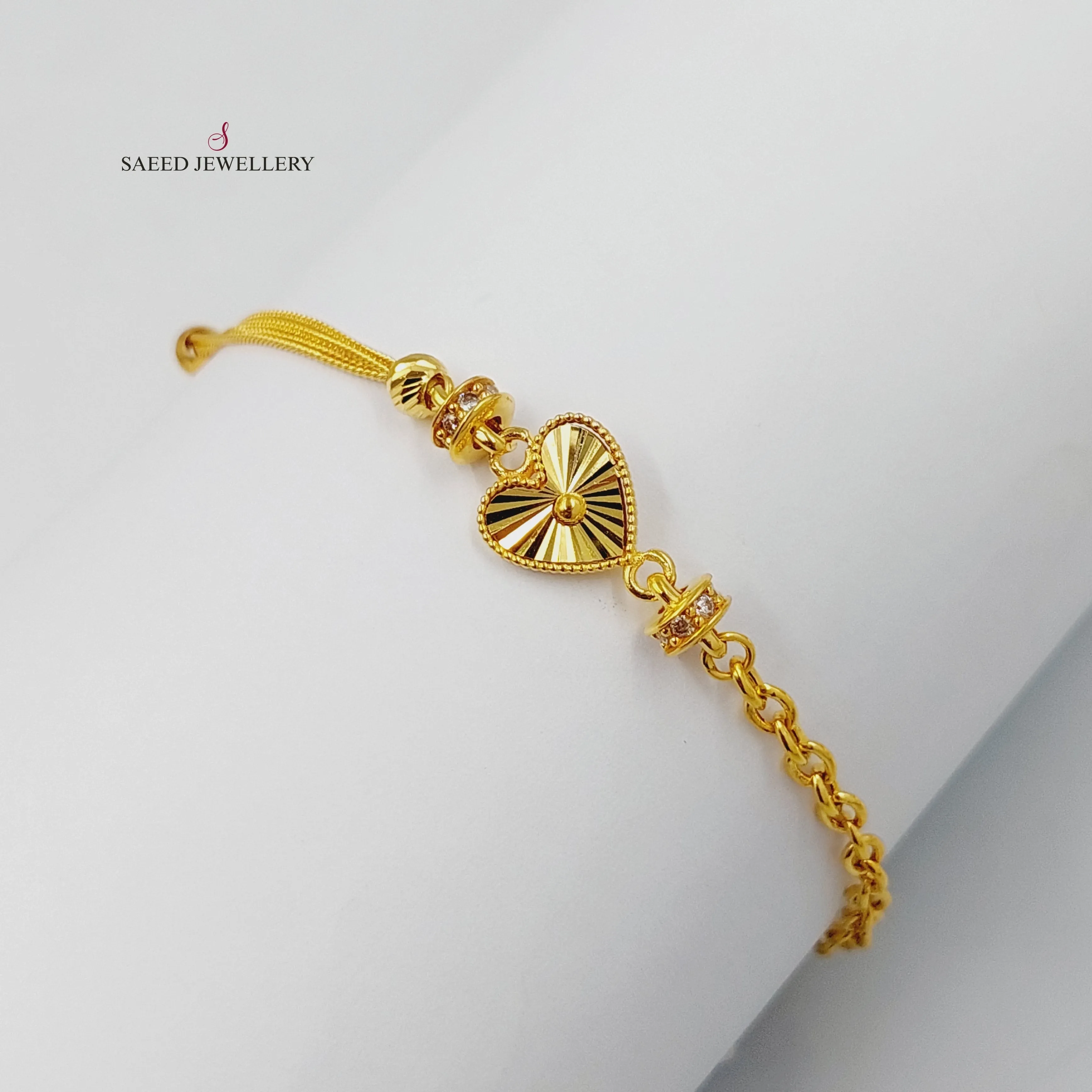Zircon Studded Heart Bracelet