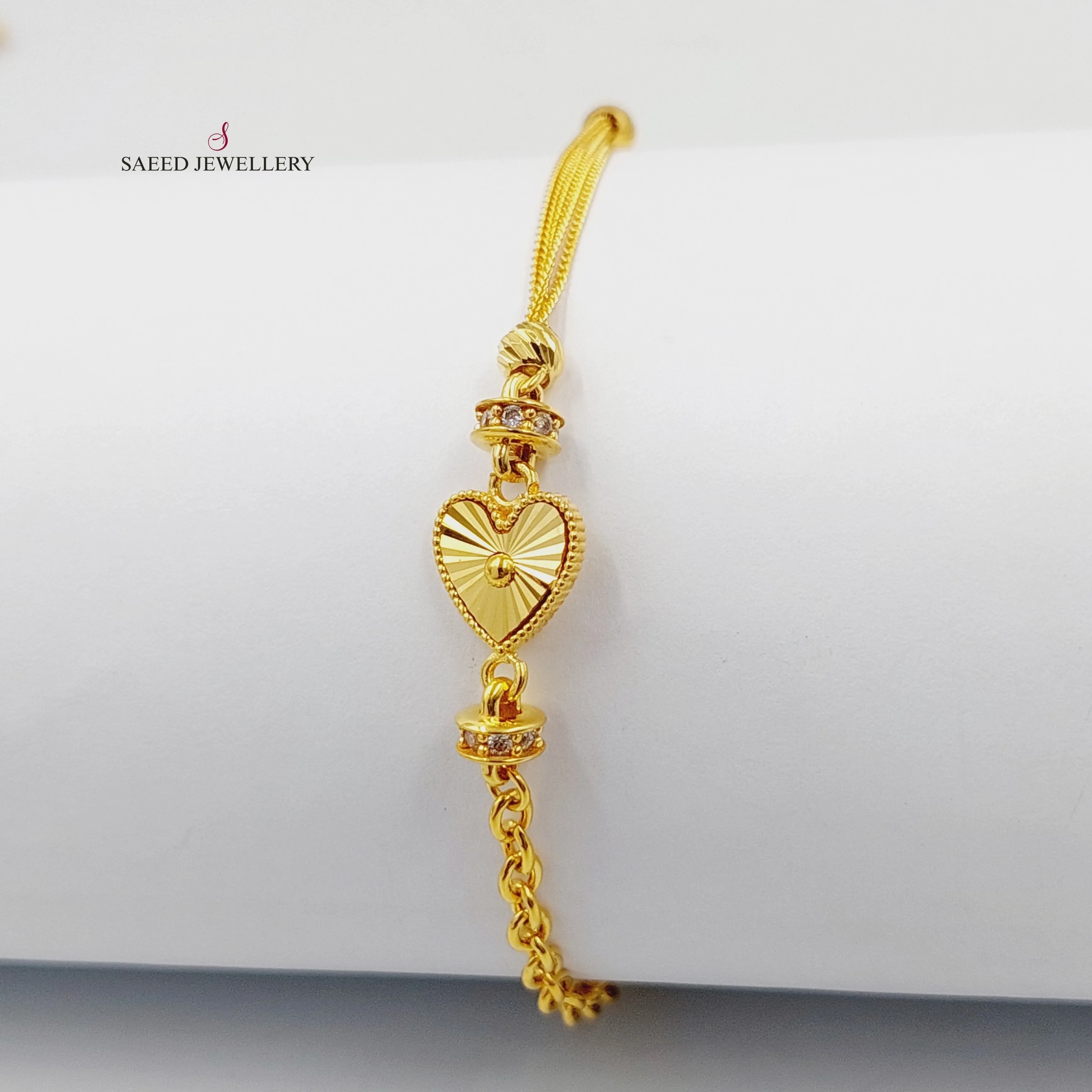 Zircon Studded Heart Bracelet