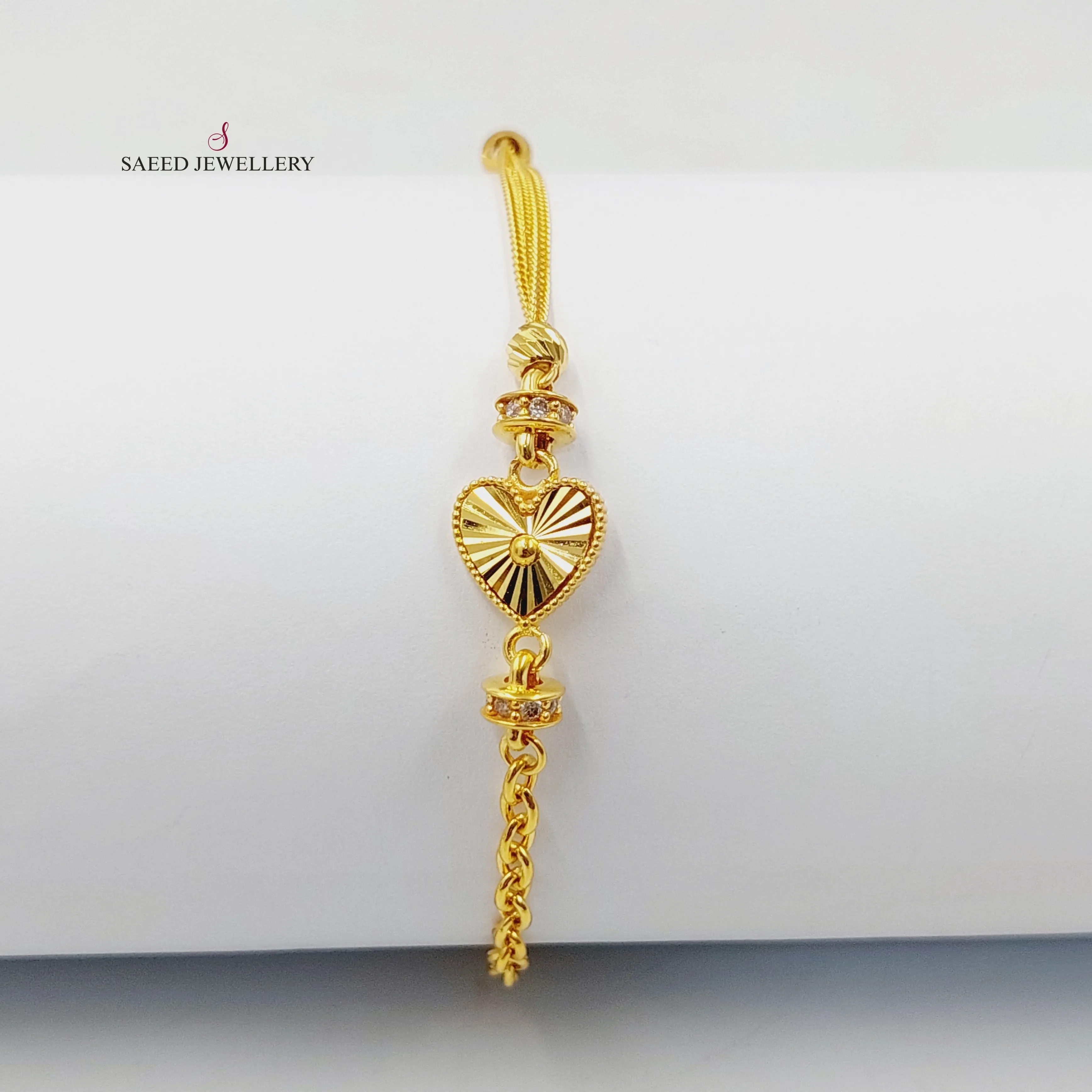 Zircon Studded Heart Bracelet